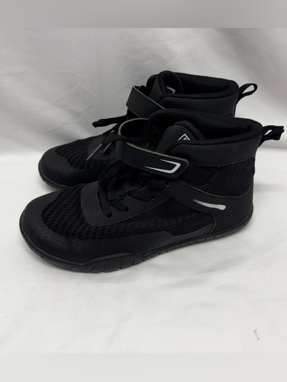 Sisttke Kids Black High-Top Wrestling Sneakers